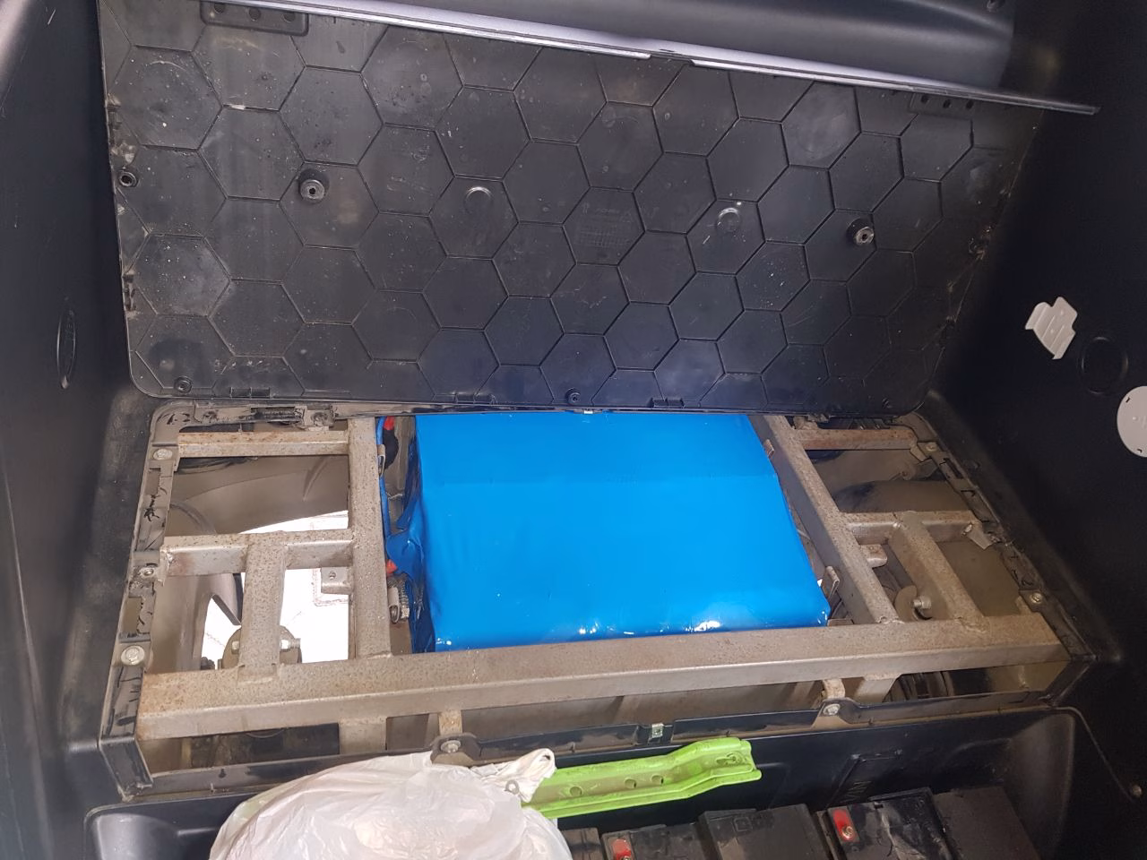 72V (76.8v) 100Ah LiFePO4 elektrikli mini araç bataryası - Görsel 9